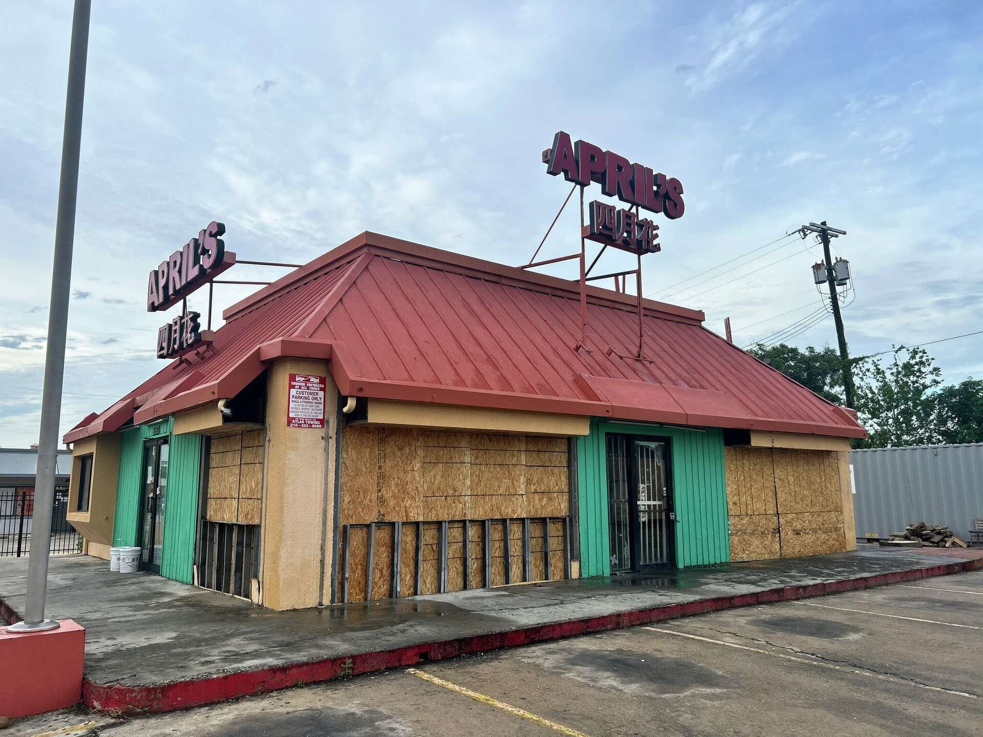 San Antonio local food and beverage coverage plan for April's Chinese Closes for Major Revamp.